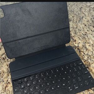 APPLE SMART KEYBOARD FOLIO IPAD PRO 11 IN
